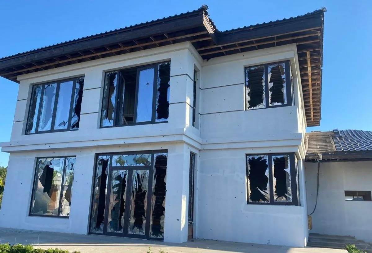 Днепропетровщина: в результате вражеского обстрела были повреждены жилой дом и хозяйственная постройка