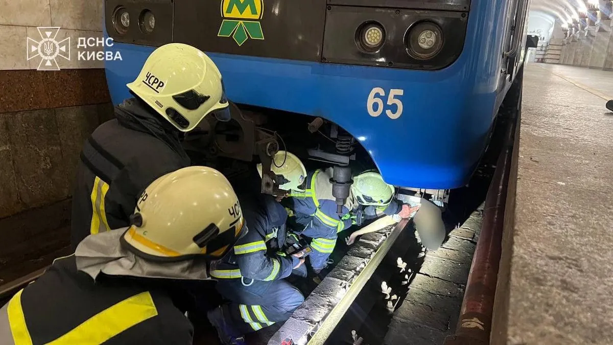 A woman dies after being hit by a train in the Kyiv subway. Train traffic has been restored