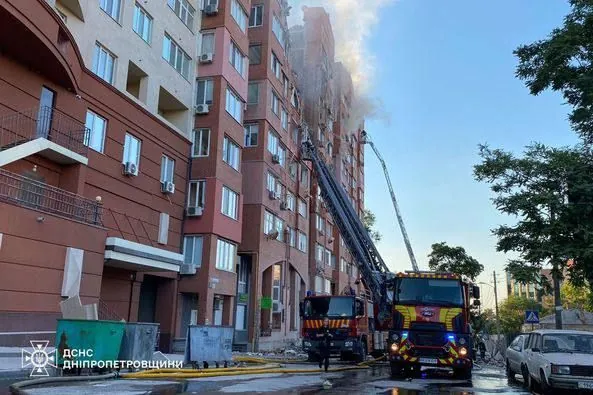 part-of-a-house-hit-by-occupants-collapses-in-dnipro-media