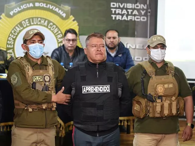 Боливийского генерала направили под домашний арест за попытку государственного переворота