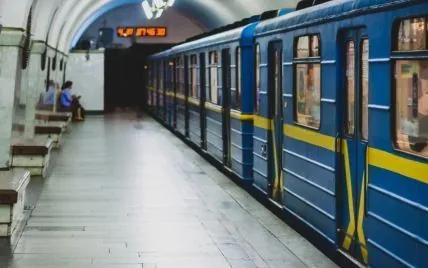A petition to install protective screens at metro stations in Kyiv