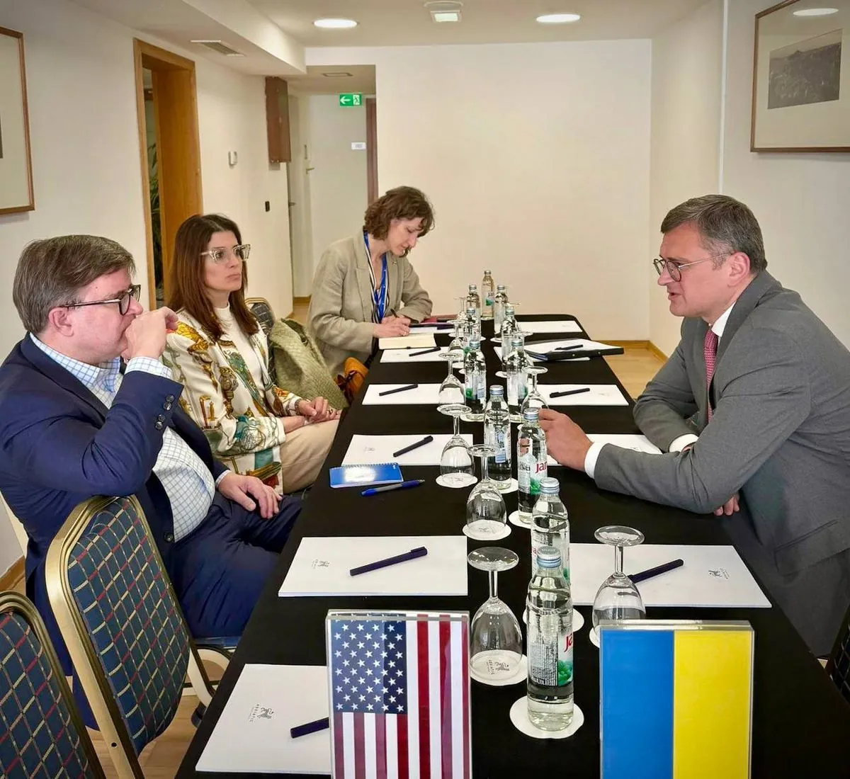 Кулеба зустрівся з помічником держсекретаря США: обговорили додаткові системи Patriot і саміт НАТО
