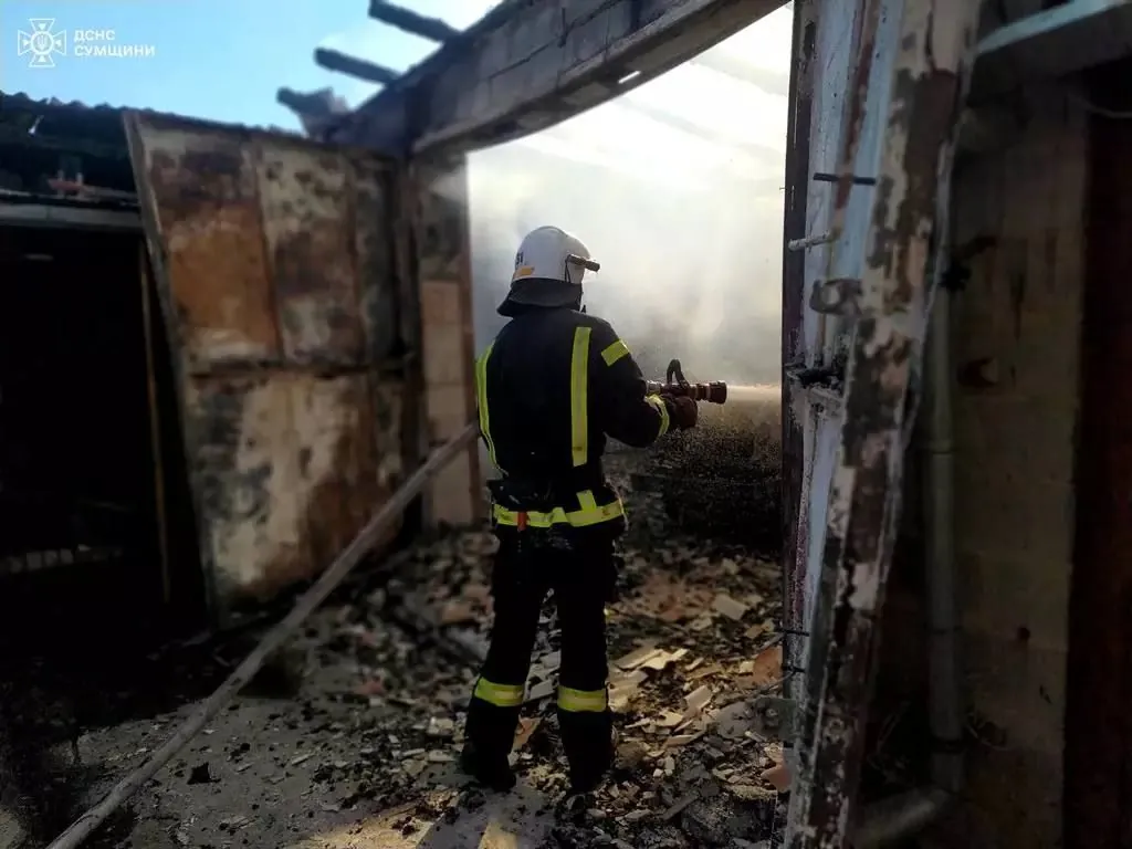 fire-in-a-household-in-sumy-region-extinguished-with-20-tons-of-water