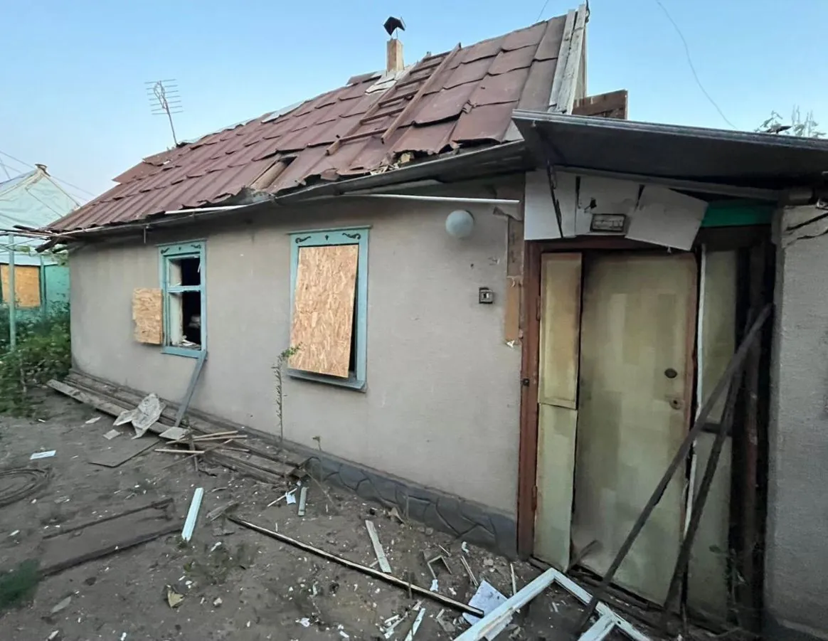 occupants-shelled-the-region-several-times-in-dnipropetrovsk-region-causing-a-fire-and-damage-to-houses