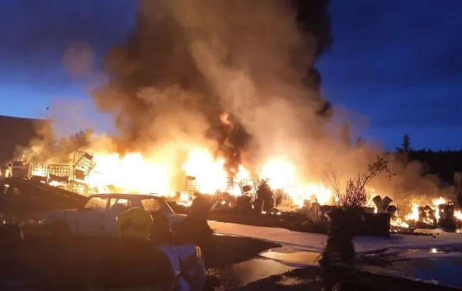 Масштабный пожар охватил площадку по утилизации отходов в нижнем новгороде
