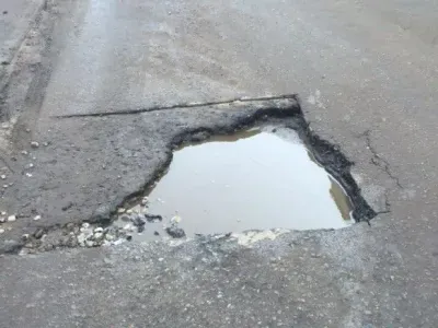 The head of the village council assures that Kernel and the Ukrainian Dairy Company have contributed to the repair of the road, which people accused them of destroying