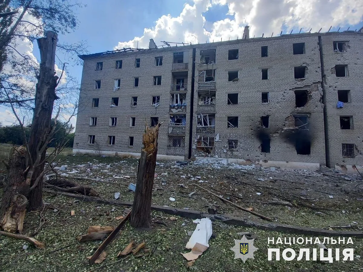 Доба під авіаударами: росіяни вбили двох жителів Донеччини, ще 12 поранили, зокрема дитину 