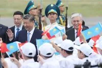 Си Цзиньпин прибыл в Казахстан для участия в саммите ШОС: туда приедет и путин