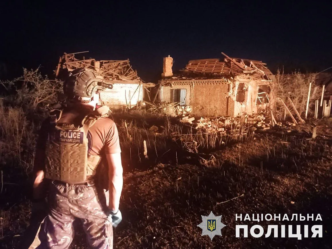 russian-army-strikes-at-night-at-village-in-donetsk-region-one-wounded-and-damage