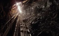 На Донеччині 50 шахтарів опинись під землею через обстріл росіян  