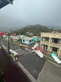 "Потенційно катастрофічний" ураган "Берил" наближається до Ямайки