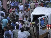Смертельна тиснява на релігійному заході в Індії забрала життя 121 людини