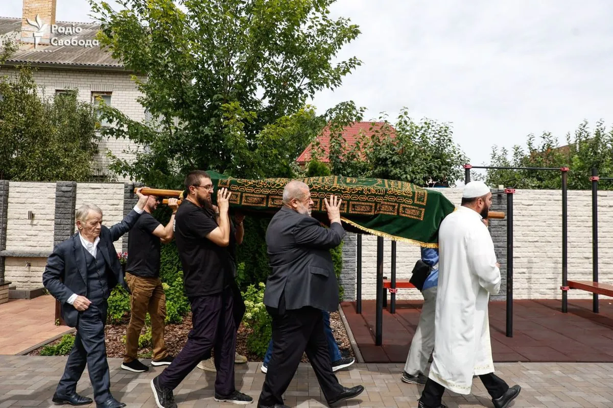 Казахского оппозиционного журналиста Садыкова похоронили на мусульманском кладбище в Киевской области