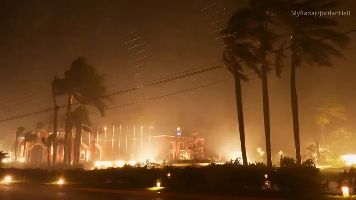 Ураган "Берилл" обрушился на Мексику