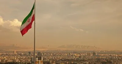 На президентских выборах в Иране реформатор Масуд Пезешкян опережает ультраконсерватора Саида Джалиля