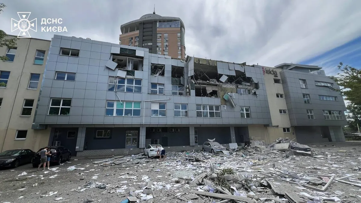 16-casualties-in-kyiv-7-people-killed-in-attack-on-maternity-hospital