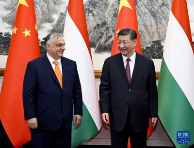 Пекин надеется, что Венгрия поможет развитию отношений между КНР и Евросоюзом - Си Цзиньпин