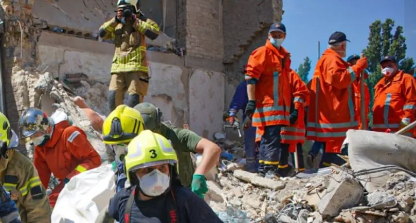 russian-federation-strikes-a-residential-building-in-the-capital-another-child-may-be-under-the-rubble