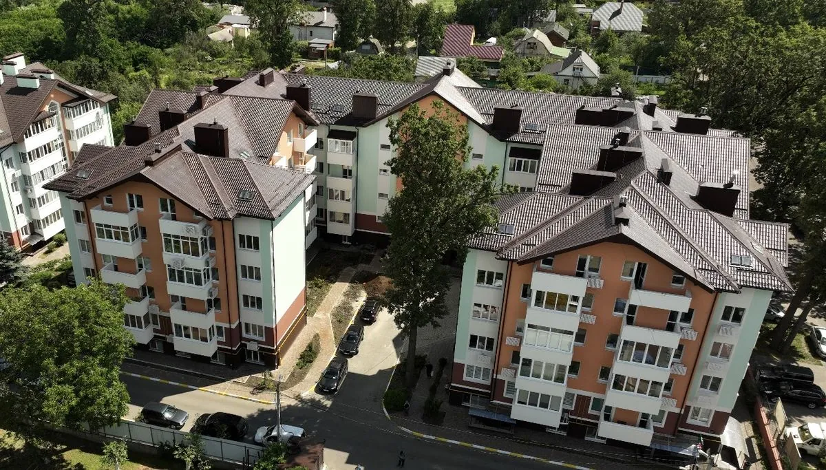 На Киевщине ввели в эксплуатацию разрушенную из-за войны пятиэтажку: в дома вернутся жители 120 квартир