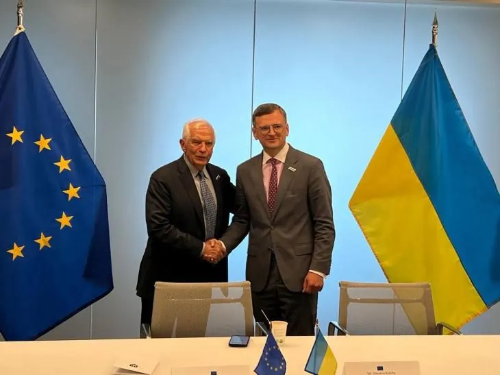  Кулеба зустрівся із Боррелем: обговорили прискорення постачання ППО і допомогу ЄС у відновленні України