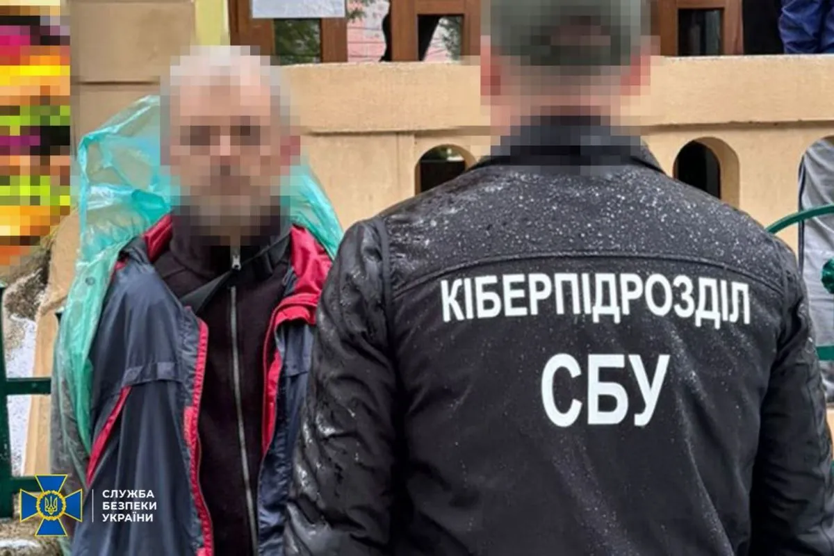 Chernivtsi: SBU detains FSB agent who spied under the guise of a delivery service courier