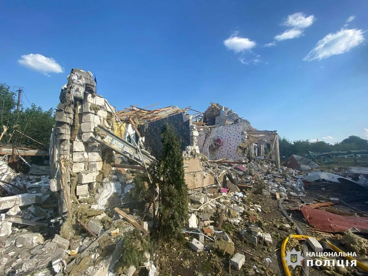 Харьковщина: оккупанты нанесли авиаудар по поселку Боровая, пострадали четыре человека