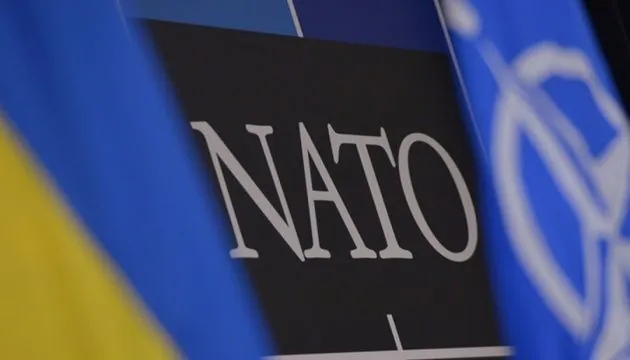На саммите НАТО 21 страна и ЕС подписали Украинский договор