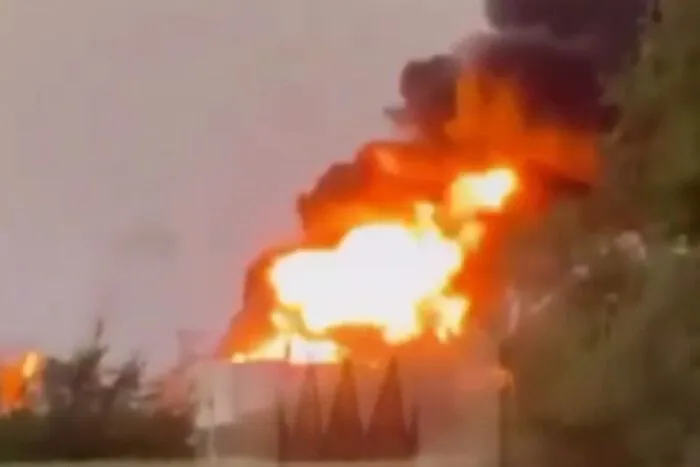 В Ростовской области после атаки беспилотников вспыхнула нефтебаза после атаки беспилотников