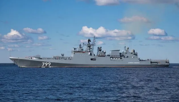Росія тримає в Азовському морі чотири військові кораблі