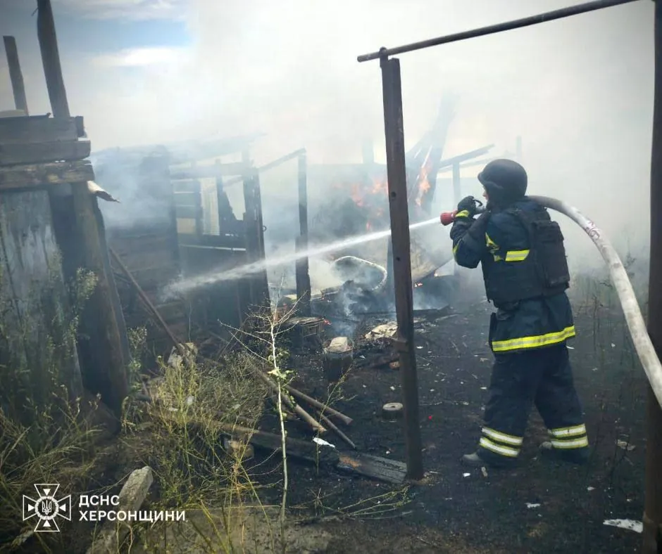 SES: 25 fires started in Kherson region due to Russian army attacks, 9 of them in ecosystems