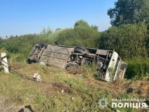 Bus with pilgrims gets into an accident in Ternopil region, two people injured - police
