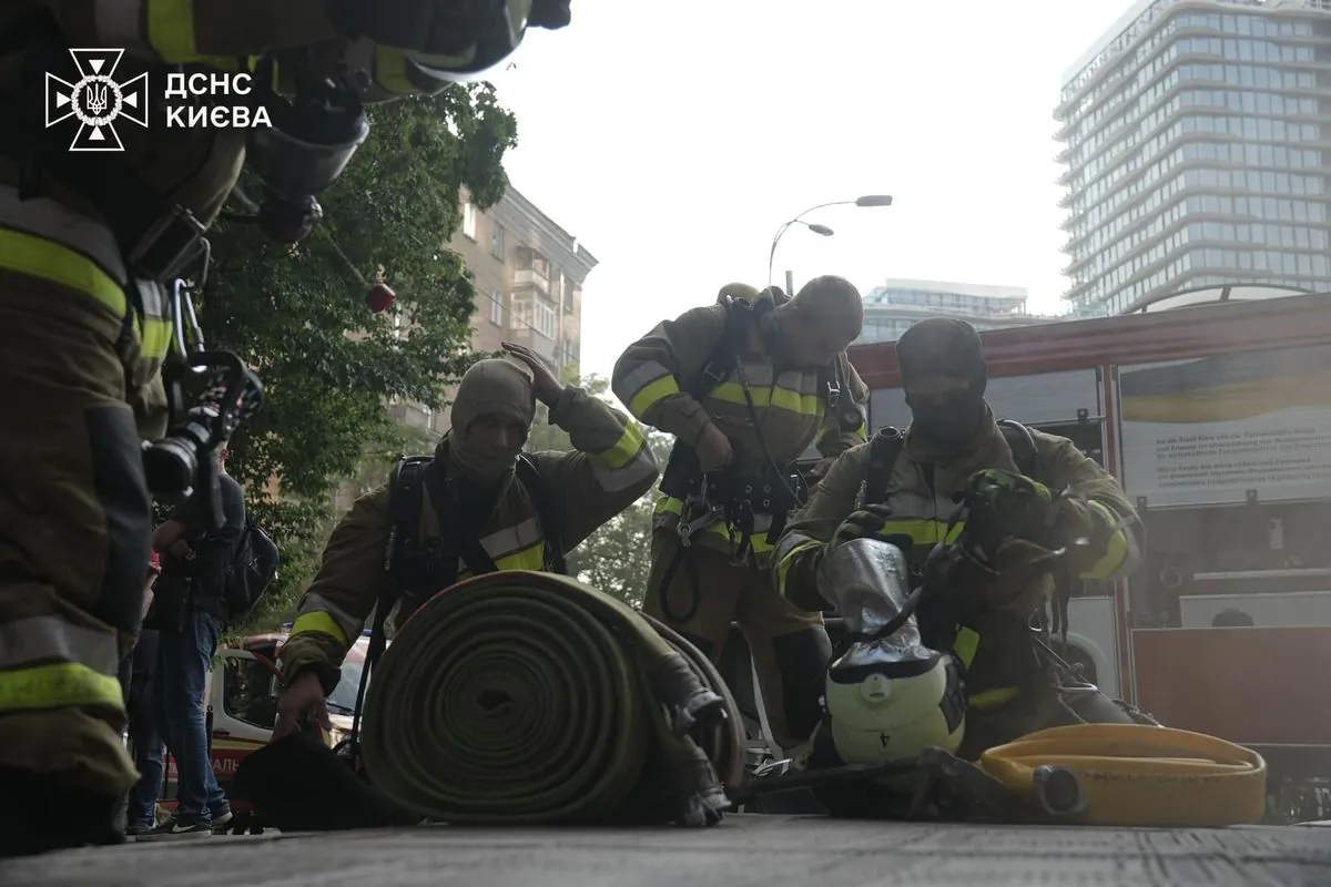 В Киеве произошел пожар в бизнес-центре на Печерске: есть пострадавшие