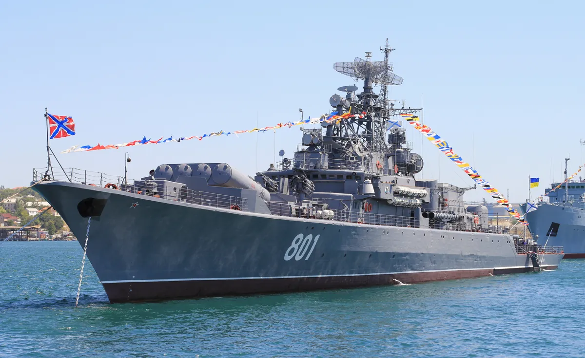 Сторожовий корабель рф, який вчора вивели з Криму, зайшов у пункт базування в новоросійську - Плетенчук