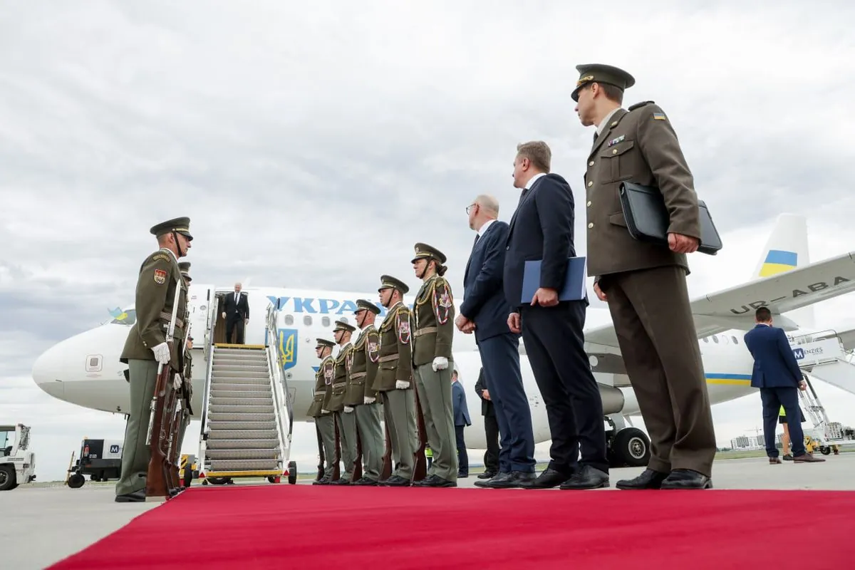 Шмыгаль поехал в Прагу: планирует обсудить поставки боеприпасов, интеграцию в ЕС и НАТО и совместные проекты