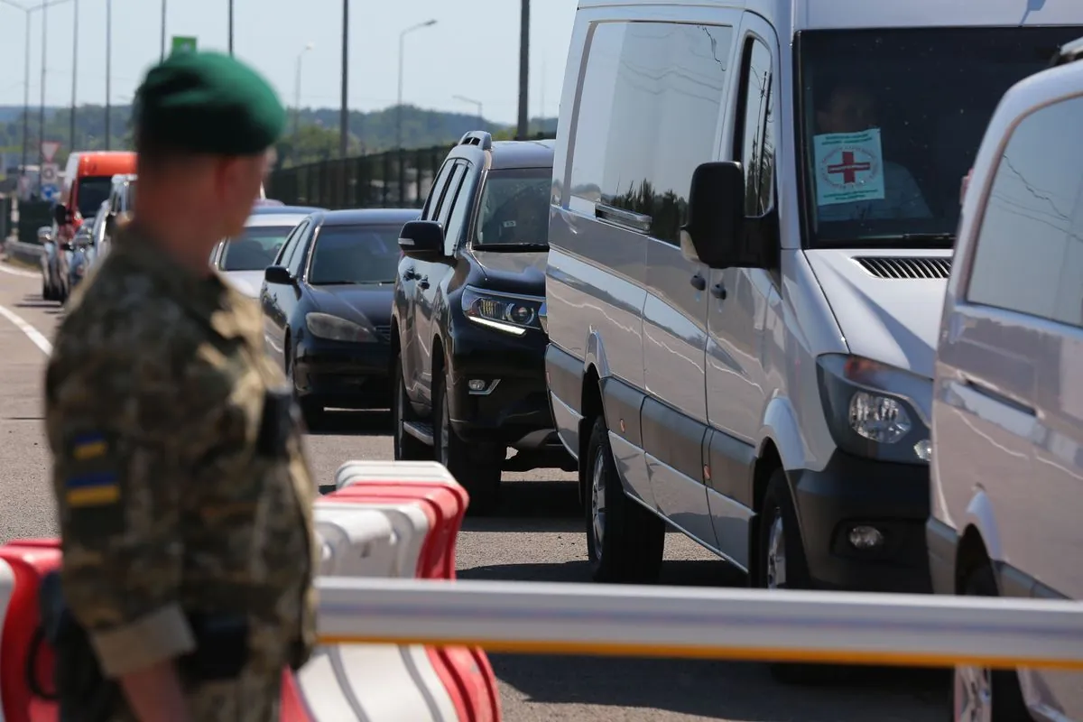 На пунктах пропуску на кордоні відзавтра перевірятимуть військово-облікові документи у чоловіків - Демченко