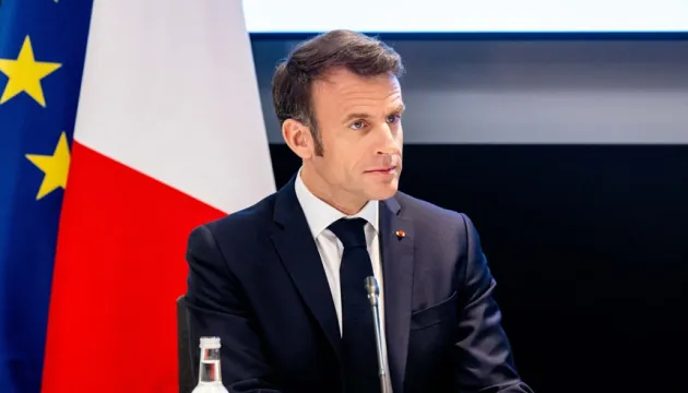 Макрон погодив відставку уряду та прем’єра Франції Атталя