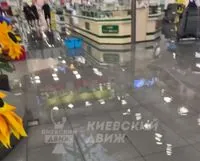 Негода у столиці: ТЦ Магелан підтопило, а вулиці пішли під воду