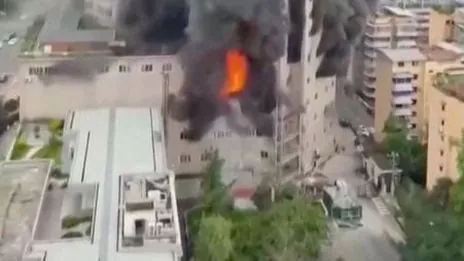 У Китаї 16 людей загинули під час пожежі в 14-поверховому універмазі