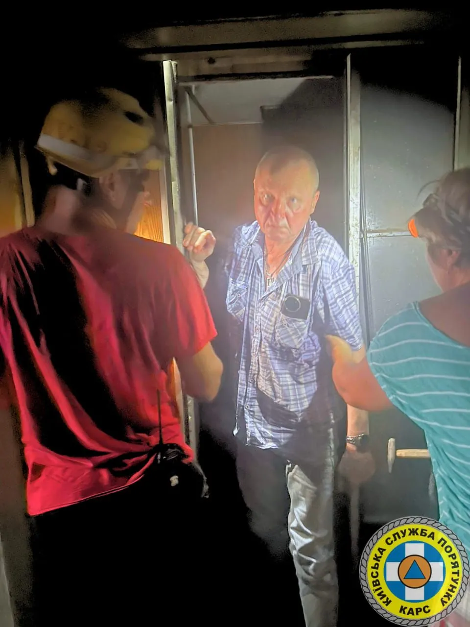 A man with diabetes rescued from a blocked elevator in Kyiv