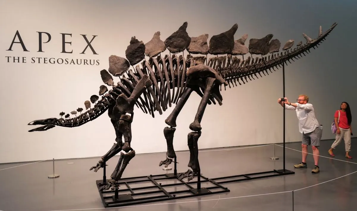 На аукционе Sotheby's за 44,6 млн долларов продали самый цельный из когда-либо найденных скелетов стегозавра