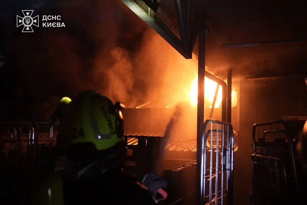 Poznyaki supermarket in Kyiv extinguished by fifty rescuers - SES