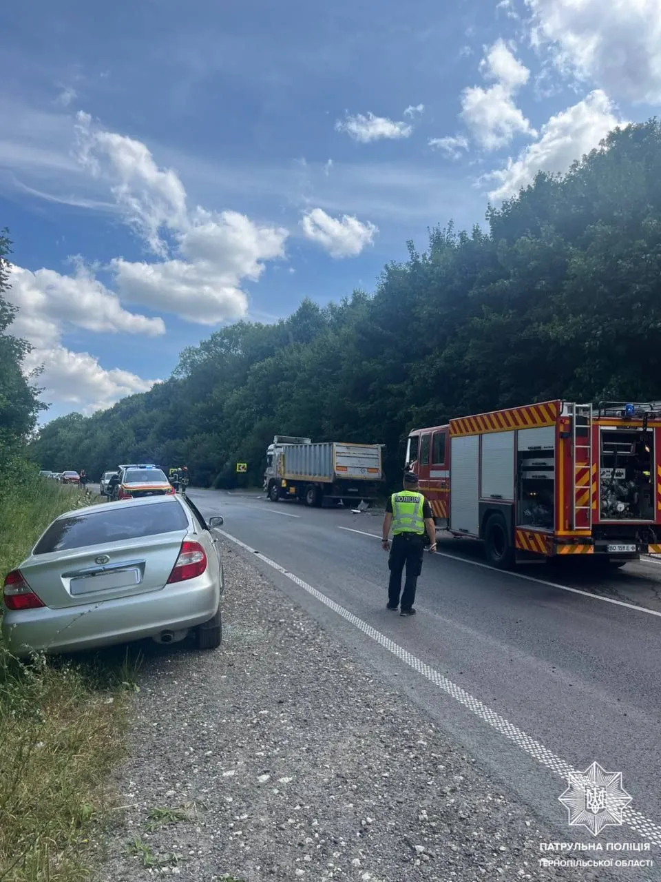an-accident-with-injuries-occurred-on-a-highway-in-ternopil-region-traffic-is-hampered