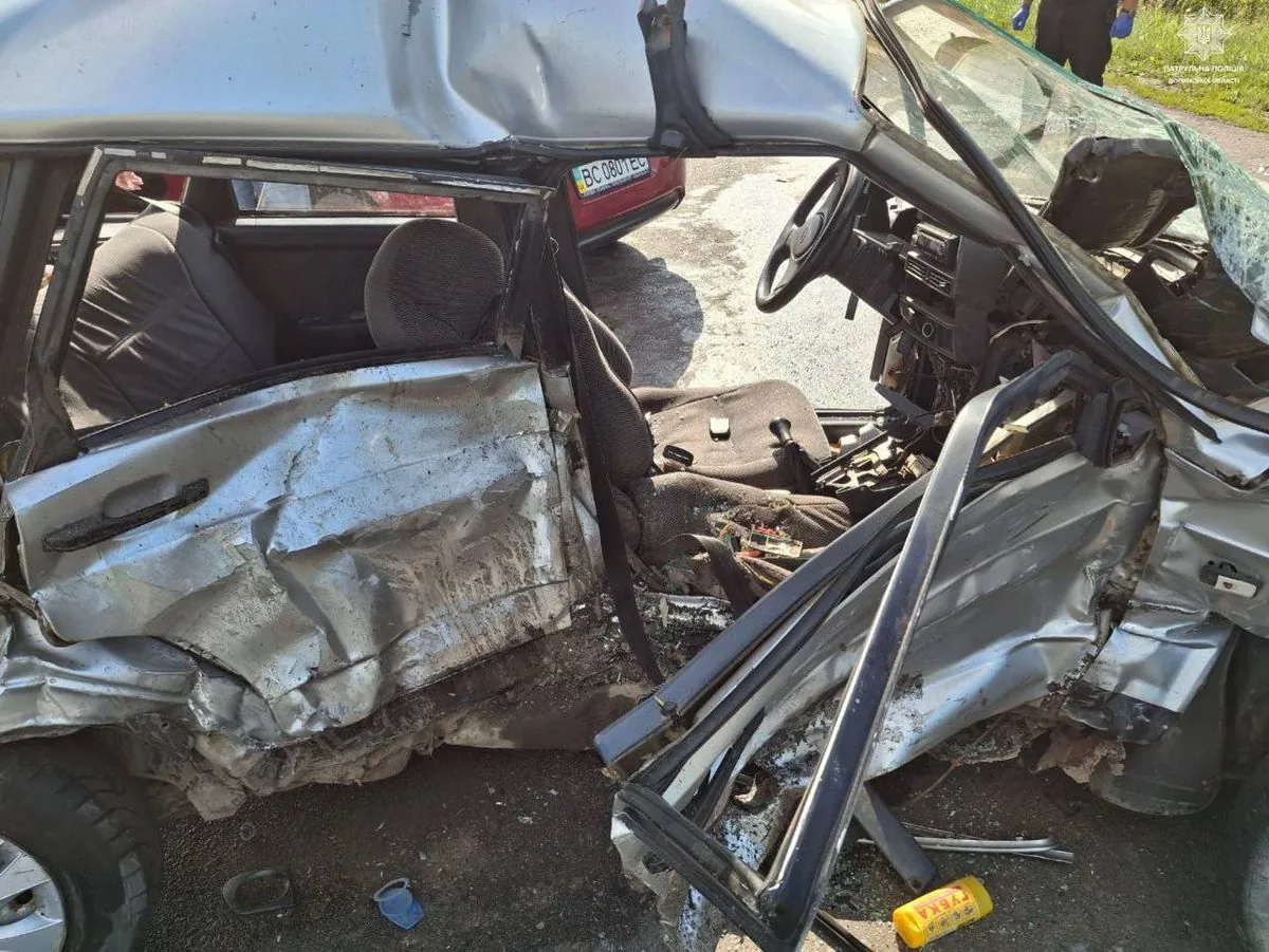an-accident-involving-two-cars-occurs-in-volyn-one-person-is-killed-three-children-are-among-the-injured