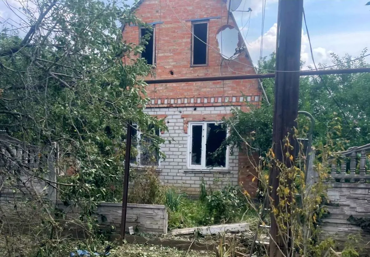 Occupants shelled Nikopol district throughout the day: a gymnasium was burning and houses were damaged