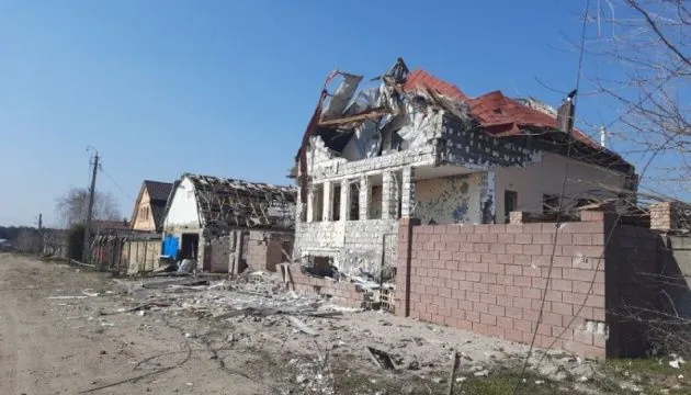 Rocket attack on Bashtanka district in Mykolaiv region: two wounded, damaged buildings