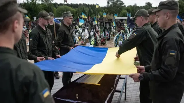 В Україні один вбитий військовий на 6-8 поранених, у рф вбитий кожен 2-3 поранений – Зеленський