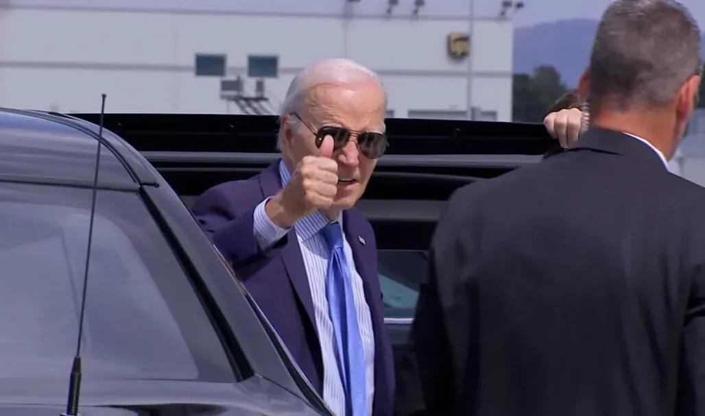 “Coughing and hoarseness": doctor tells about Biden's condition with coronavirus