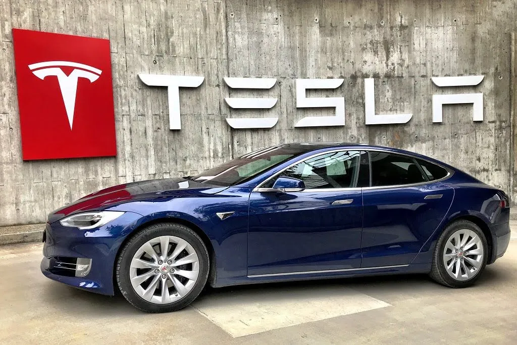 teslas-profits-down-45percent-due-to-price-cuts-and-competition