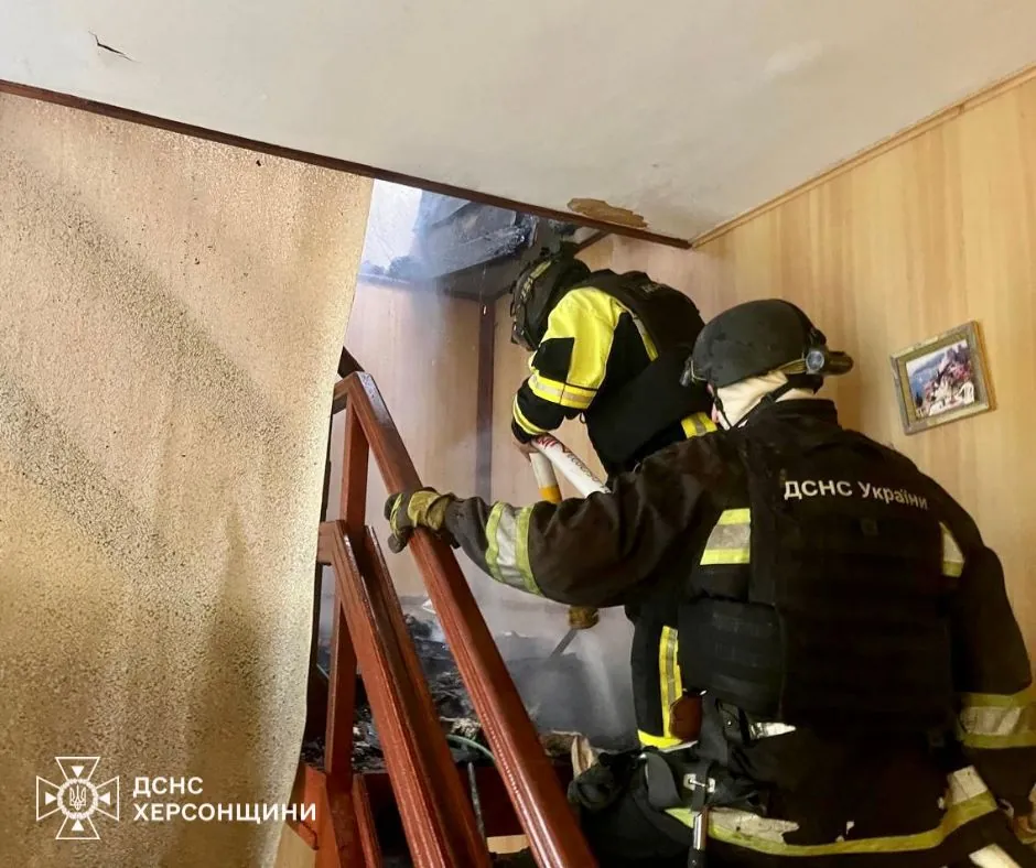 russia-fires-again-at-rescuers-while-extinguishing-a-fire-in-kherson-region
