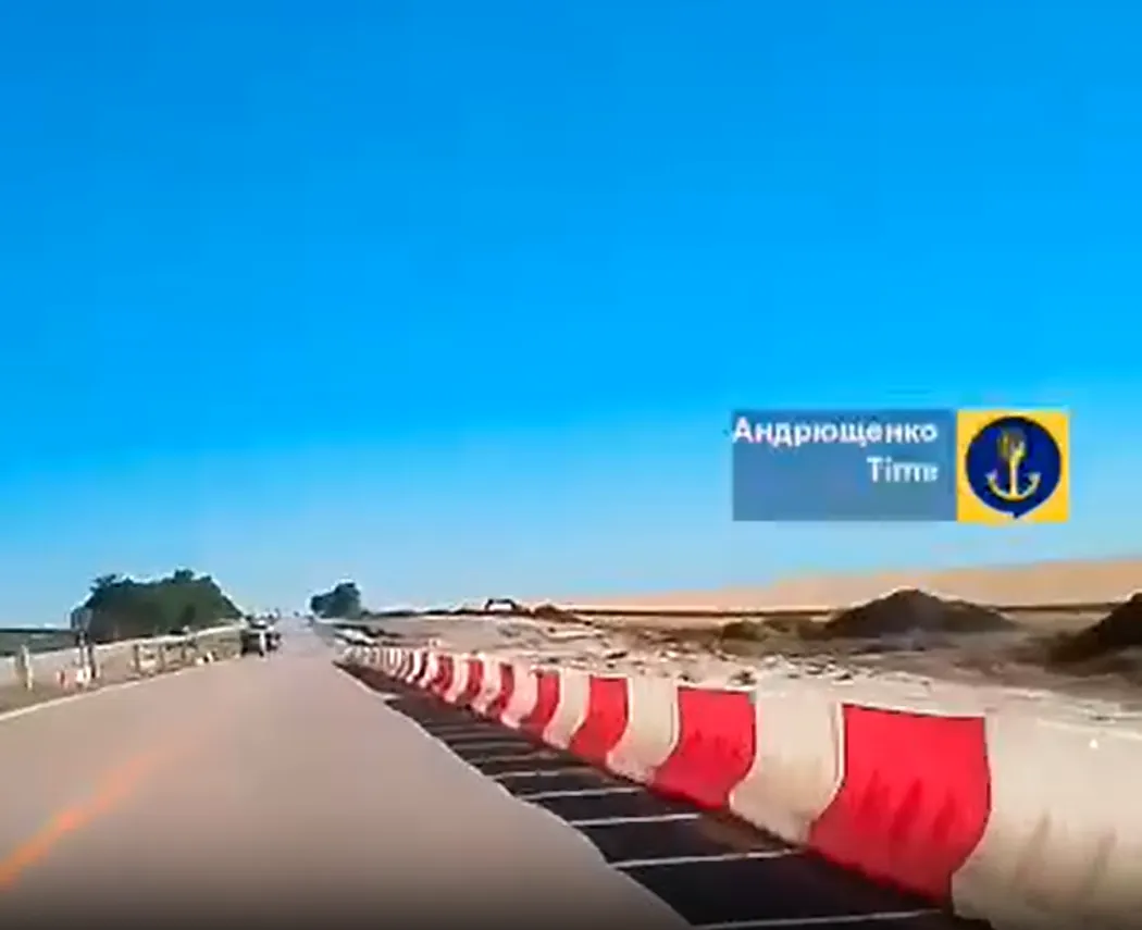 Occupants are actively building fortifications on the Mariupol-Donetsk highway